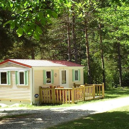 Camping L'adrech مكان تخييم Saint-André-les-Alpes