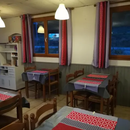 Camping L'adrech مكان تخييم 2*